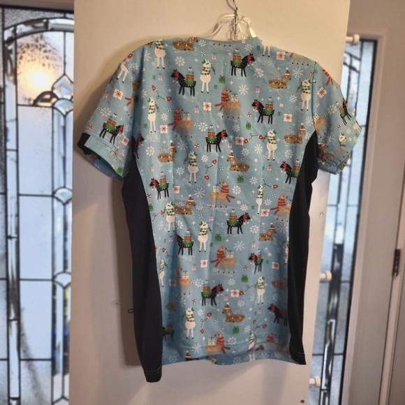 Scrubletics V Neck Print Scrub Top - Picture 2 of 2